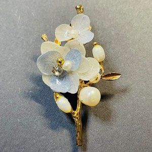 Natural Pearl Brooch Pin (6cm x3cm)